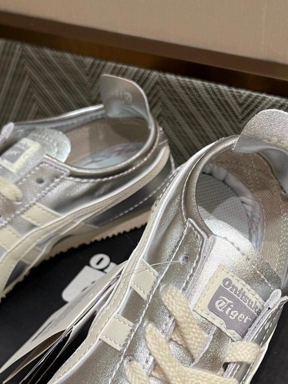 Women’s Onitsuka Tiger Mexico 66 Silver White Metallic Retro Sneakers - Picture 4 of 10